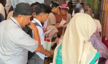Registrasi Ulang Gelombang I Membludak, Antusias Calon Mahasiswa Baru Warnai Kampus UNDHARI