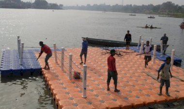 Pedayung Jambi  Ramaikan Lomba Pacu Perahu di Danau Sipin