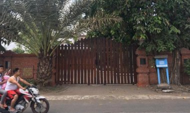 NASIB! Rumah Orang Tua Bupati Mojokerto Nonaktif Pun Disita KPK