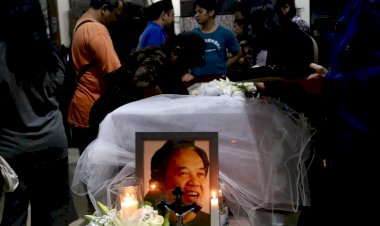 Malam Terakhir di Rumah Arswendo Atmowiloto