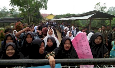 Aksi Mogok Belajar, Ratusan Siswa SMKN 10 Jujuhan Bungo Tolak Kepala Sekolah Baru