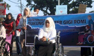 Butuh Dua Menteri Bantu Masalah Pengangkatan Dokter Romi