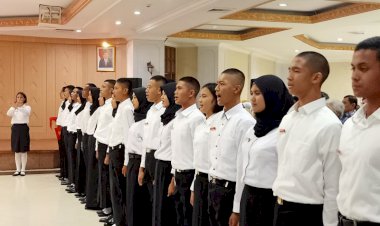 Celana Panjang Paskibraka Putri Diperkuat Perpres