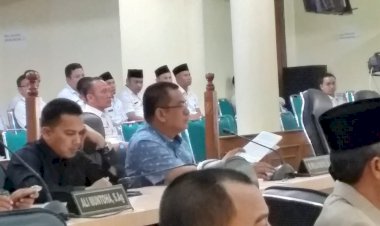 Anggota DPRD PKB Ini Interupsi Saat Cek Endra Pidato Rancangan Perubahan APBD
