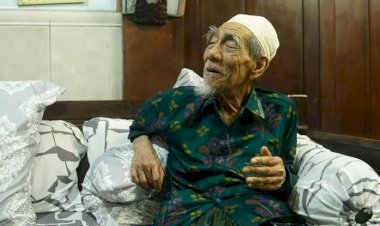 Amirul Hajj Minta Umat Islam Sholat Gaib Mbah Moen