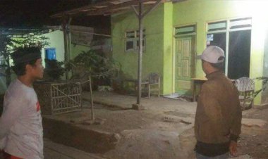 NGERI!!! Teror 'Gedor Pintu' Hantui Warga