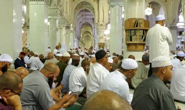 Jemaah Jambi Ingin Sholat Magrib di Masjidil Haram Datang Dua Jam Lebih Awal