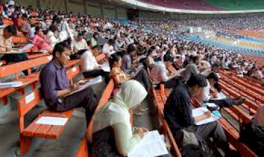 Jokowi Terbitkan Kepres, Umur 40 Boleh Jadi PNS Ini Syaratnya