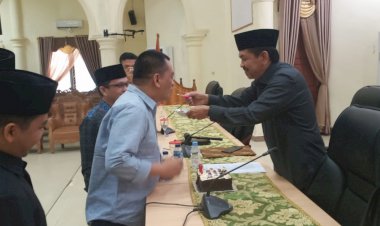 Kado Ulang Tahun Istimewa Tontawi, DPRD Sarolangun Gelar Paripurna Penetapan Pimpinan Definitif
