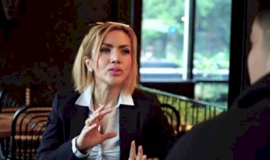 Panggung Komedi Lakon Amerika Serikat dari Barbie Kumalasari