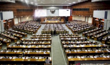Sidang Paripurna DPR Ditunda 15 Menit