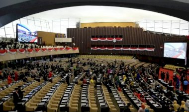 SAH!! 575 Anggota DPR Diambil Sumpah Jabatan