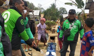 Setelah Lombok, Driver Ojol Keliling Indonesia Salurkan Bantuan Korban Asap di Jambi