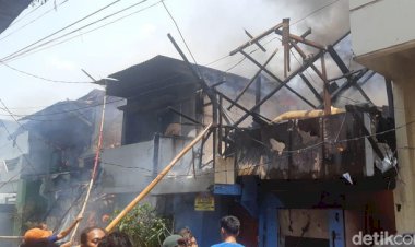 Kebakaran di Taman Sari Jakbar, Terdengar Suara Ledakan