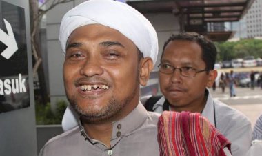 Novel Bamukmin Bantah Berada di Masjid Al-Falaah Saat Ninoy Diculik