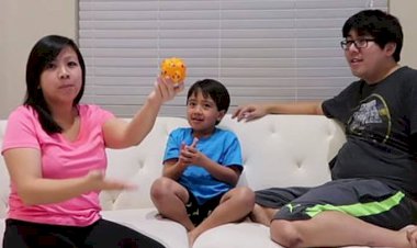 Hanya Review Mainan, Bocah YouTuber 8 Tahun Ini Hasilkan Pundi Uang Rp 308 Miliar