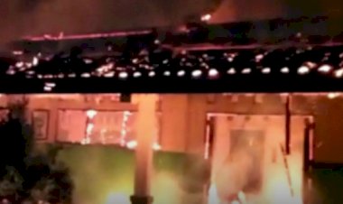 Lokal Belajar MTs Baiturrahman Terbakar Hebat