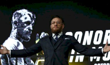 McGregor Provokatif, Dilempar Botol Pengunjung Saat Konferensi Pers di Moskow
