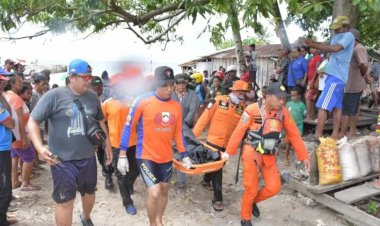 BREAKING NEWS!! SAR Biak Numfor Evakuasi Jasad Jatuh dari Kapal