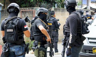 Densus 88 Ringkus Lima Terduga Teroris di Riau