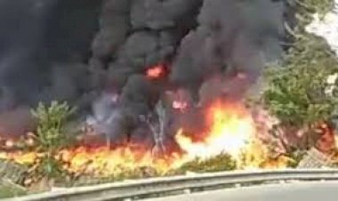 Gudang Pabrik Plastik dekat Bandara Soetta Membara, Damkar Kesulitan Tembus Kemacetan