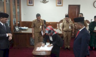 Emi Nopisah Tetap Sekwan, Edi Kusmiran Turun Eselon