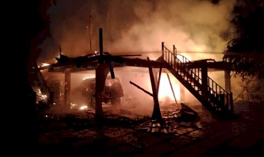 BREAKING NEWS! Rumah Jurnalis Kompas di Kumpeh Ulu Terbakar, Satu Mobil dan Tiga Motor Ludes