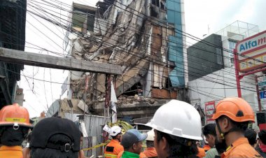 Gedung Lima Lantai Roboh di Jakarta Barat Digunakan Minimarket