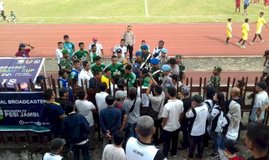 Pertandingan Pembuka Gubernur Cup Nyaris Ricuh, Kota Jambi dan Tanjab Barat Sayangkan Keputusan Wasit