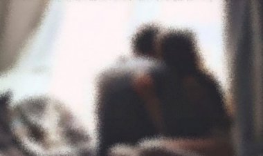 Pasangan Ini Kepergok Mesum dalam Mobil di Depan Masjid Agung Belopa Sulsel