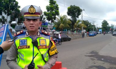 Nahas! Gara-gara Sopir Tak Waspada, Pengendara Motor Tewas Usai Tabrak Pintu Mobil