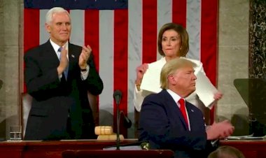 Usai Trump Tolak Salaman, Ketua DPR AS Robek-robek Naskah Pidato Trump