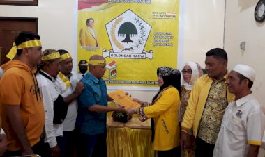 Kenakan Sabuk Kepala Kuning, Tim Fachrori Umar Ambil Formulir di Golkar