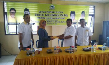 Serius Maju di Pilkada Tanjab Barat, Istri Safrial Daftar ke Golkar