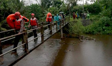 Begini Aksi Tim Temukan Nadine Fadilah Korban Kedepalan Susur Sungai Pramuka SMP 1 Turi