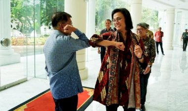 Heboh 'Salam Corona' Jusuf Kalla & Sri Mulyani