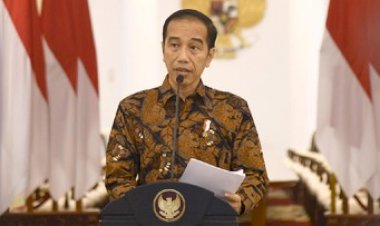 Koreksi Kebijakan Anies, Jokowi: Transportasi Publik Tetap Harus Disediakan!