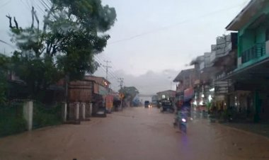 Diguyur Hujan Lebat, Kawasan Pasar Senin Hingga Telaga Biru Siulak Kerinci Terendam Banjir