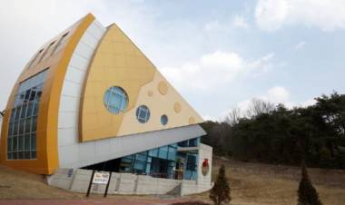 Unik, Ada Taman Bermain Bertemakan Keju di Korea Selatan