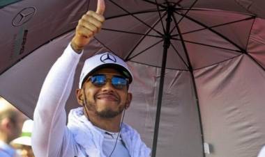 Hamilton Akui Mercedes Alami Sedikit Penurunan