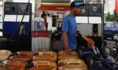 Pertama Dalam Sejarah RI, Harga BBM Naik Saat Minyak Dunia Turun