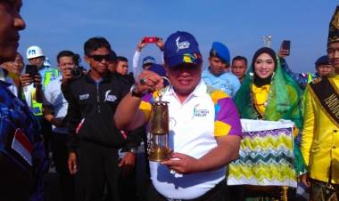 Api Obor Asien Games Tiba di Banjarmasin Disambut Ribuan Anak-anak