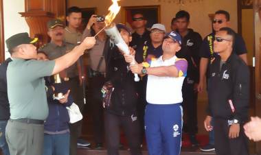 Di Rumah Dinas Gubernur Jambi, Danrem Dany Budiyanto Lepas Api Obor Asian Games