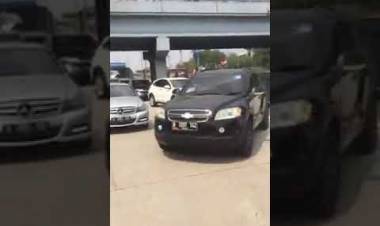 VIRAL!! Pria Berbadan Tegap dan Kepala Plontos Pukul Bocah Ingusan Hingga Berdarah-darah