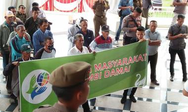 Puluhan Warga Jambi Ini Tolak Gerakan #2019GantiPresiden