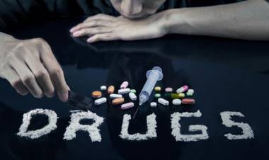 Asyik Pesta Narkoba, Oknum Pengacara dan Satpol PP Riau Diciduk Polisi