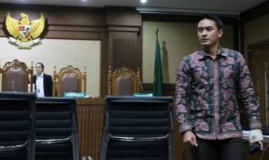 Ini 16 Action Figure Seratusan Juta yang Dibeli Zumi Zola Pakai Uang Korupsi 