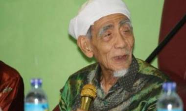 Dikunjungi Prabowo, Mbah Mun: Nanti Allah SWT yang Menentukan