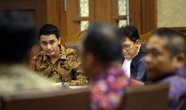 Tak Ingin Sidang Tertunda, Zumi Zola Menolak Dirawat Meski Sesak Napas