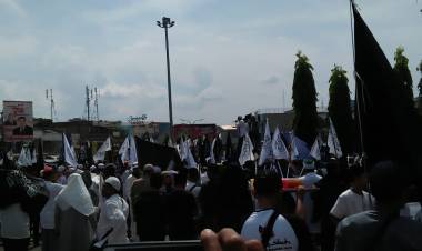 Ratusan Masyarakat Jambi Gelar Aksi Damai Bela Bendera Tauhid